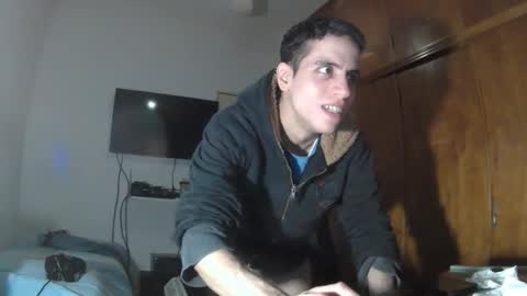 Snapshot of lauti_twink chatting on 05/27/26, 07:38 Lautaro online show from 05/27/26, 07:38