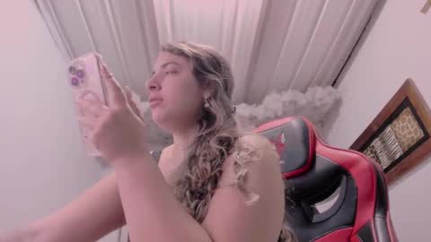 Lauu G online show from 09/17/25, 09:11