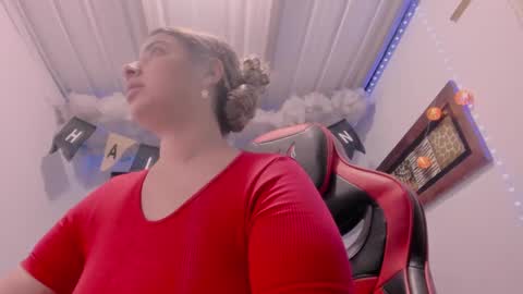 Lauu G online show from 10/12/25, 02:54