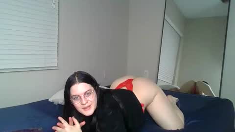 Snapshot of lauvlylu chatting on 03/18/26, 08:06 lauvlylu online show from 03/18/26, 08:06