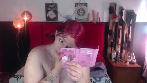 Snapshot of lava_vulcain chatting on 01/04/25, 01:21 Lava Vulcain online show from 01/04/25, 01:21