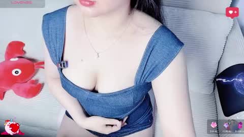Snapshot of lavender_02 chatting on 04/20/26, 09:38 Tina online show from 04/20/26, 09:38