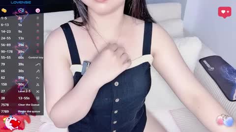 Snapshot of lavender_02 chatting on 05/15/26, 11:01 Tina online show from 05/15/26, 11:01