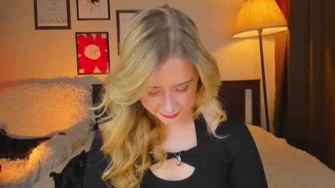 Snapshot of lavender_tender chatting on 03/16/26, 12:09 Lav online show from 03/16/26, 12:09