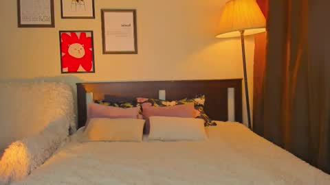 Snapshot of lavender_tender chatting on 03/17/26, 11:57 Lav online show from 03/17/26, 11:57