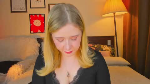 Snapshot of lavender_tender chatting on 03/21/26, 08:19 Lav online show from 03/21/26, 08:19