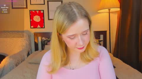 Snapshot of lavender_tender chatting on 03/26/26, 06:19 Lav online show from 03/26/26, 06:19