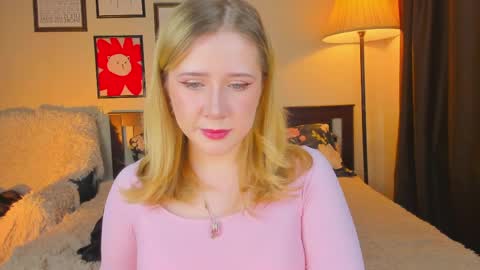 Snapshot of lavender_tender chatting on 03/27/26, 10:26 Lav online show from 03/27/26, 10:26