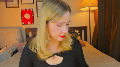 Snapshot of lavender_tender chatting on 04/04/26, 10:24 Lav online show from 04/04/26, 10:24