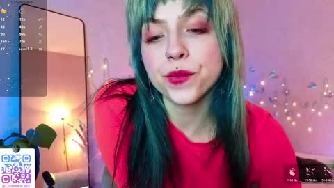 Snapshot of lavenderlav chatting on 04/27/26, 07:56 Melissa online show from 04/27/26, 07:56