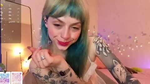 Snapshot of lavenderlav chatting on 05/19/26, 07:20 Melissa online show from 05/19/26, 07:20