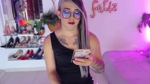 Snapshot of laveneno_ortiz07 chatting on 12/16/24, 11:18 Cristina online show from 12/16/24, 11:18