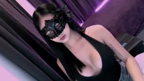 lavenia487426 online show from 02/03/26, 08:41