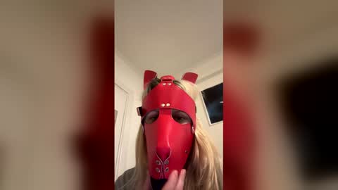 Snapshot of lavinia37 chatting on 12/16/25, 12:15 lavinia37 online show from 12/16/25, 12:15