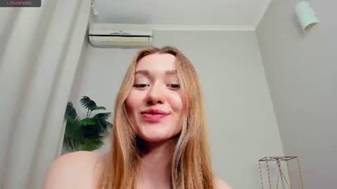 Snapshot of laviniahoutz chatting on 07/05/26, 04:19 Jane online show from 07/05/26, 04:19