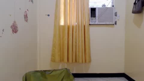 Snapshot of lavvenderr chatting on 02/02/26, 03:49 lavvenderr online show from 02/02/26, 03:49