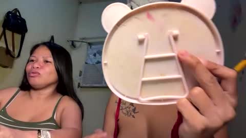 Snapshot of lavvenderr chatting on 02/15/26, 04:53 lavvenderr online show from 02/15/26, 04:53