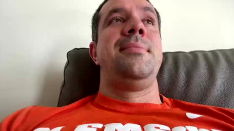 Snapshot of law_cambio chatting on 12/18/25, 02:56 law_cambio online show from 12/18/25, 02:56