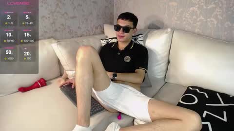 Snapshot of lawford_mike chatting on 12/31/24, 04:14 Mike online show from 12/31/24, 04:14