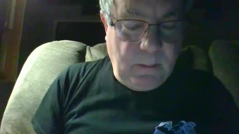 Snapshot of lawnboy62 chatting on 12/21/25, 08:54 lawnboy62 online show from 12/21/25, 08:54