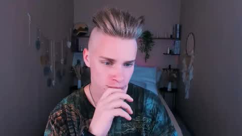 Lawrence online show from 09/12/25, 10:37