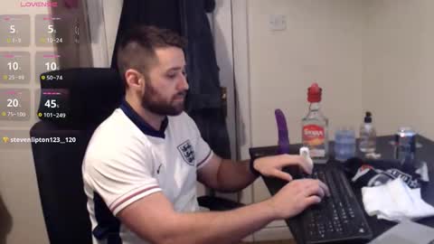 Snapshot of lawyerstud chatting on 10/07/25, 06:16 lawyerstud online show from 10/07/25, 06:16