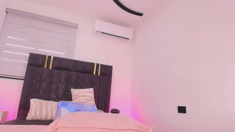 Lay Madison  online show from 12/14/25, 07:29