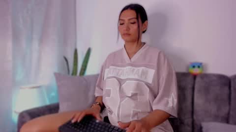 Snapshot of layadoll chatting on 03/20/26, 03:33 laya online show from 03/20/26, 03:33