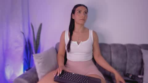 Snapshot of layadoll chatting on 04/24/26, 03:09 laya online show from 04/24/26, 03:09