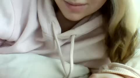 Snapshot of layannalea chatting on 12/13/24, 08:26 layannalea online show from 12/13/24, 08:26