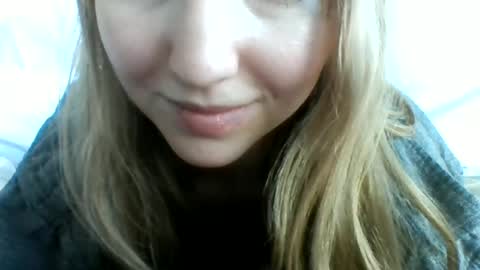 Snapshot of layannalea chatting on 02/11/25, 12:06 layannalea online show from 02/11/25, 12:06