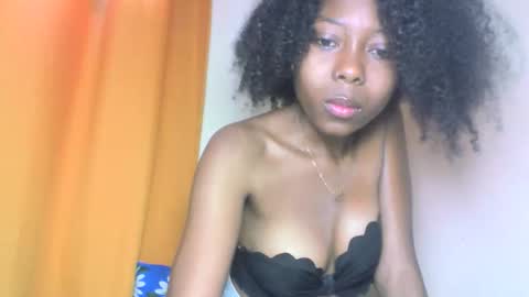 layannek online show from 09/22/25, 06:26