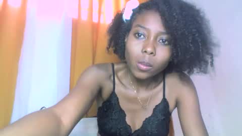 layannek online show from 10/05/25, 10:13