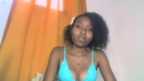 layannek online show from 10/10/25, 08:13