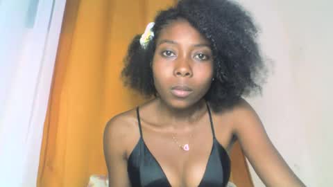 layannek online show from 10/11/25, 08:40