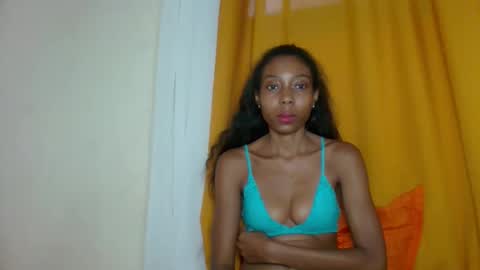 layannek online show from 02/02/26, 02:43