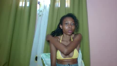 Snapshot of layannek chatting on 03/29/26, 12:05 layannek online show from 03/29/26, 12:05