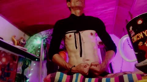 Snapshot of laye19 chatting on 12/06/24, 03:22 Laye19 online show from 12/06/24, 03:22