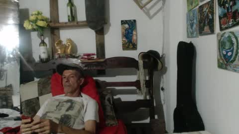 Snapshot of laye19 chatting on 03/09/25, 11:46 Laye19 online show from 03/09/25, 11:46