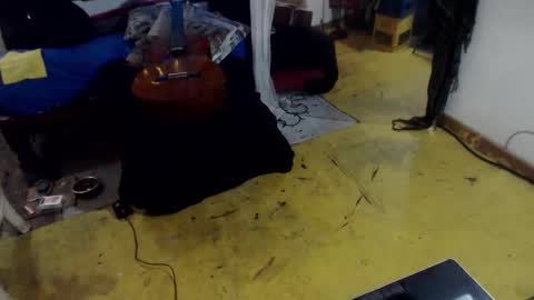 Snapshot of laye19 chatting on 09/16/25, 04:02 Laye19 online show from 09/16/25, 04:02