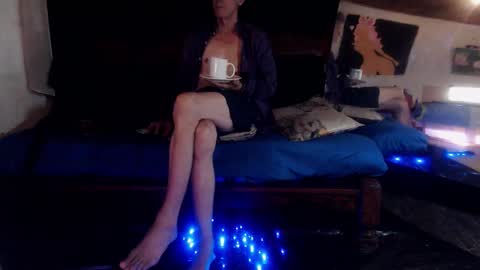 Snapshot of laye19 chatting on 09/30/25, 02:05 Laye19 online show from 09/30/25, 02:05