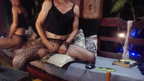 Snapshot of laye19 chatting on 10/29/25, 02:58 Laye19 online show from 10/29/25, 02:58