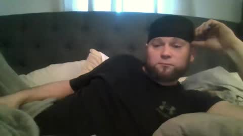 Snapshot of layinlow42 chatting on 12/19/24, 07:07 layinlow42 online show from 12/19/24, 07:07