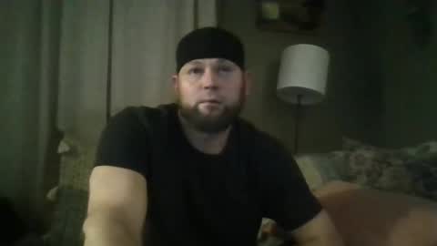 Snapshot of layinlow42 chatting on 12/27/24, 07:18 layinlow42 online show from 12/27/24, 07:18