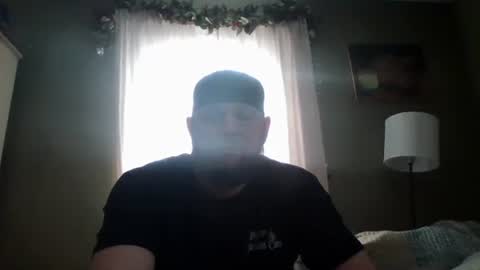 Snapshot of layinlow42 chatting on 02/01/25, 04:44 layinlow42 online show from 02/01/25, 04:44