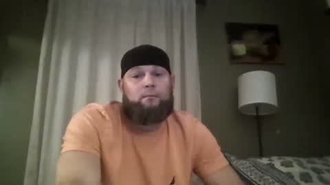 Snapshot of layinlow42 chatting on 10/29/25, 10:39 layinlow42 online show from 10/29/25, 10:39