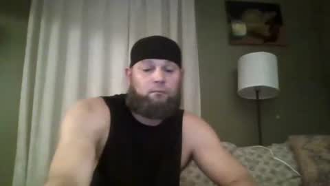 Snapshot of layinlow42 chatting on 10/30/25, 06:15 layinlow42 online show from 10/30/25, 06:15