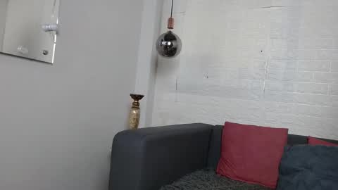 Layla online show from 02/10/25, 01:03