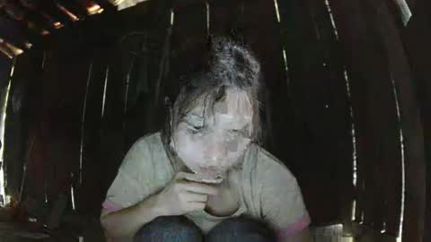 Snapshot of layla_999 chatting on 03/27/26, 01:44 layla_999 online show from 03/27/26, 01:44