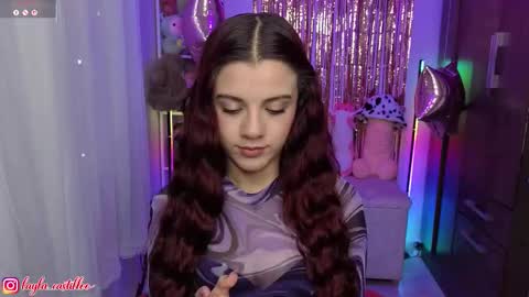 Snapshot of layla_castilloo chatting on 03/19/26, 06:01 Layla online show from 03/19/26, 06:01